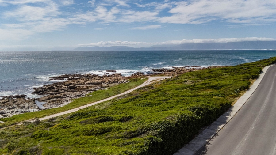 4 Bedroom Property for Sale in Perlemoenbaai Western Cape